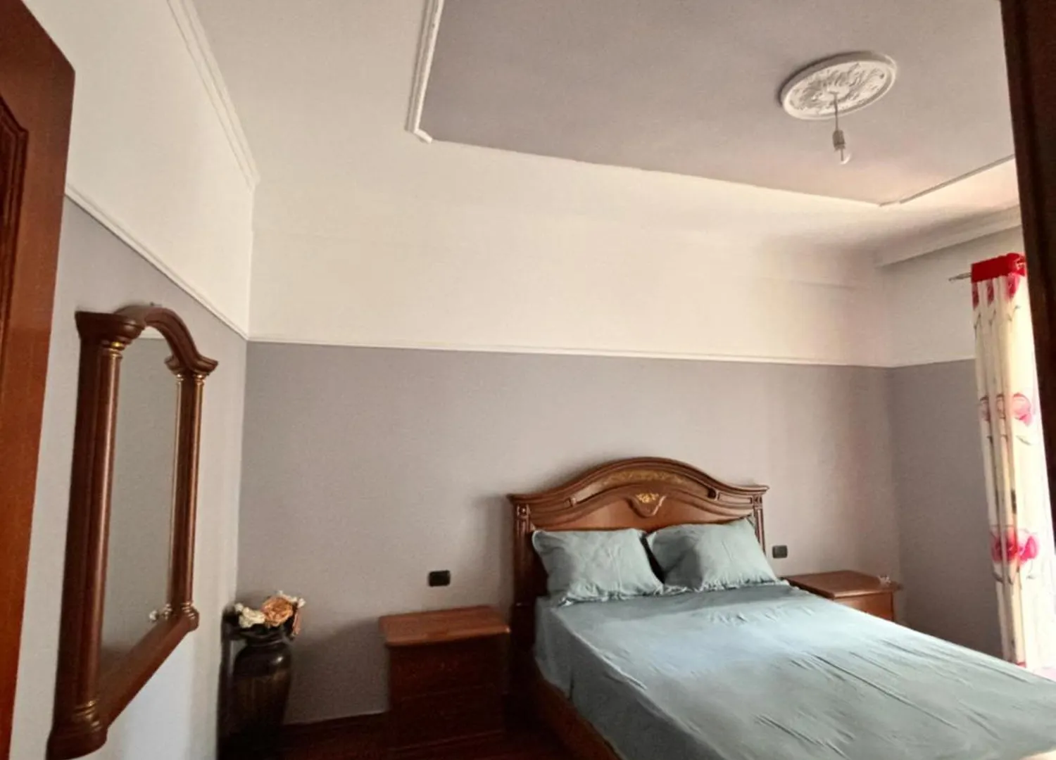 Meda'S Apartment Тирана Албания